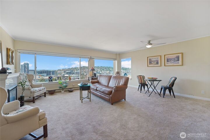 Property Photo: 308 E Republican Street 214 WA 98102