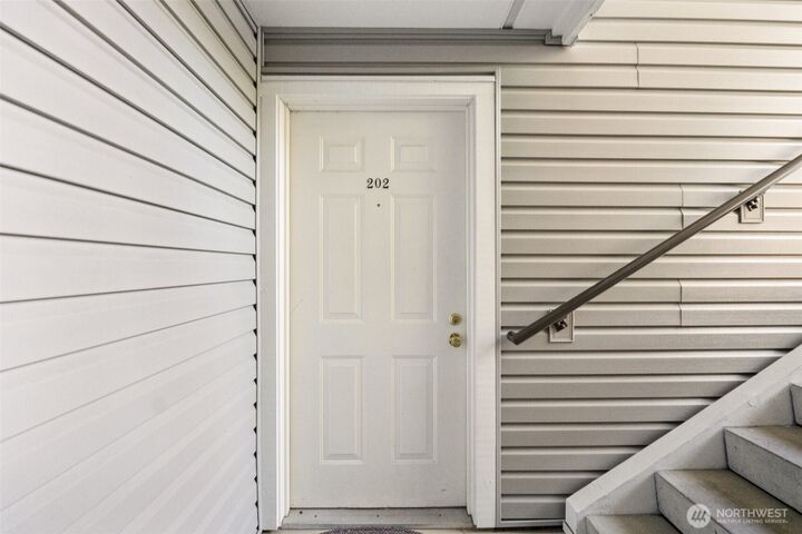 Property Photo:  12724 NE 144th Street E202  WA 98034 
