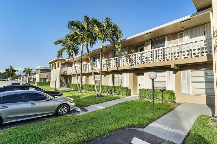 1050 Citrus Way 202  Delray Beach FL 33445 photo