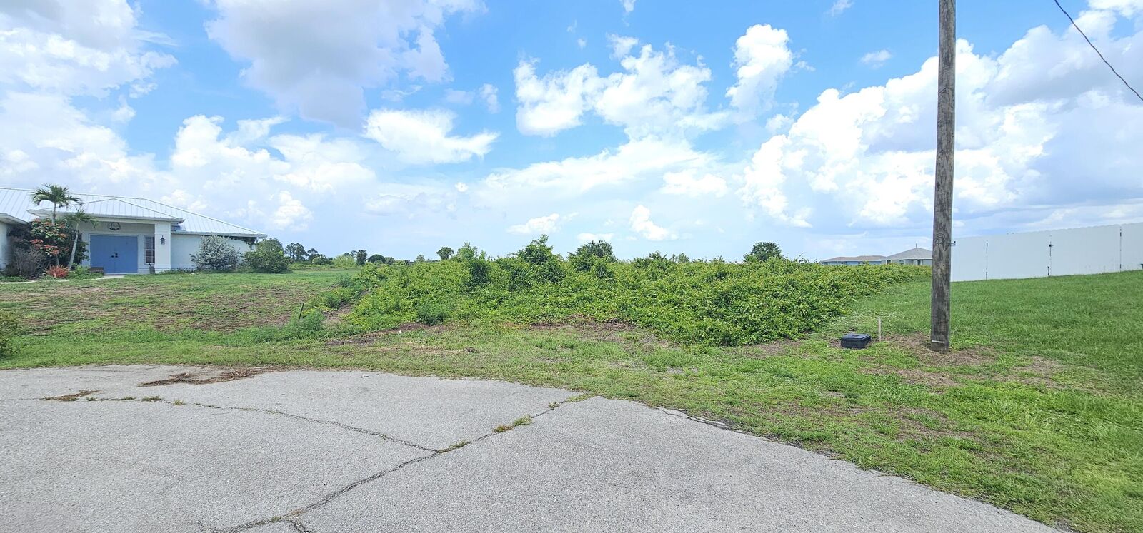 Property Photo:  9009 Tea Court  FL 33935 