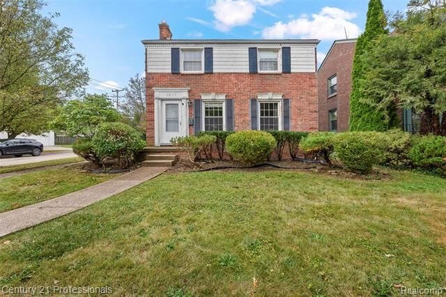 1677 Brys Drive  Grosse Pointe Woods MI 48236 photo
