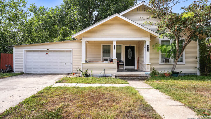 415 Elm  Seguin TX 78155 photo