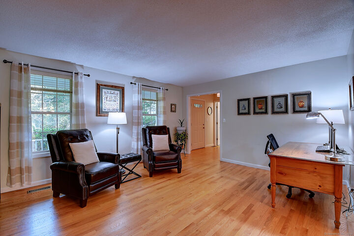 Property Photo:  884 Moss Farms Road  CT 06410 