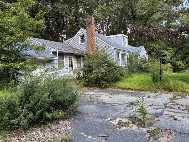Property Photo:  14 Collelo Avenue  CT 06354 