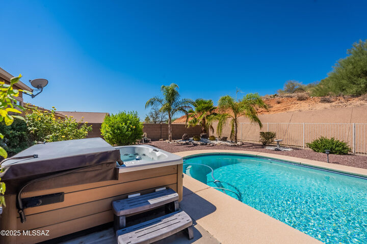 Property Photo:  60890 E Eagle Heights Drive  AZ 85739 