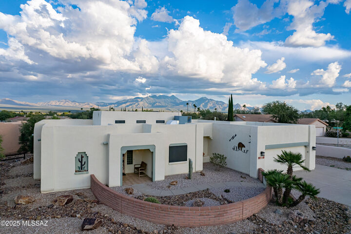 Property Photo:  85 S Camino Holgado  AZ 85614 