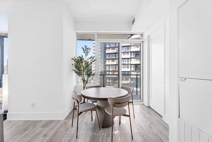 Property Photo:  470 Front Street 2906  ON M5V 0V6 