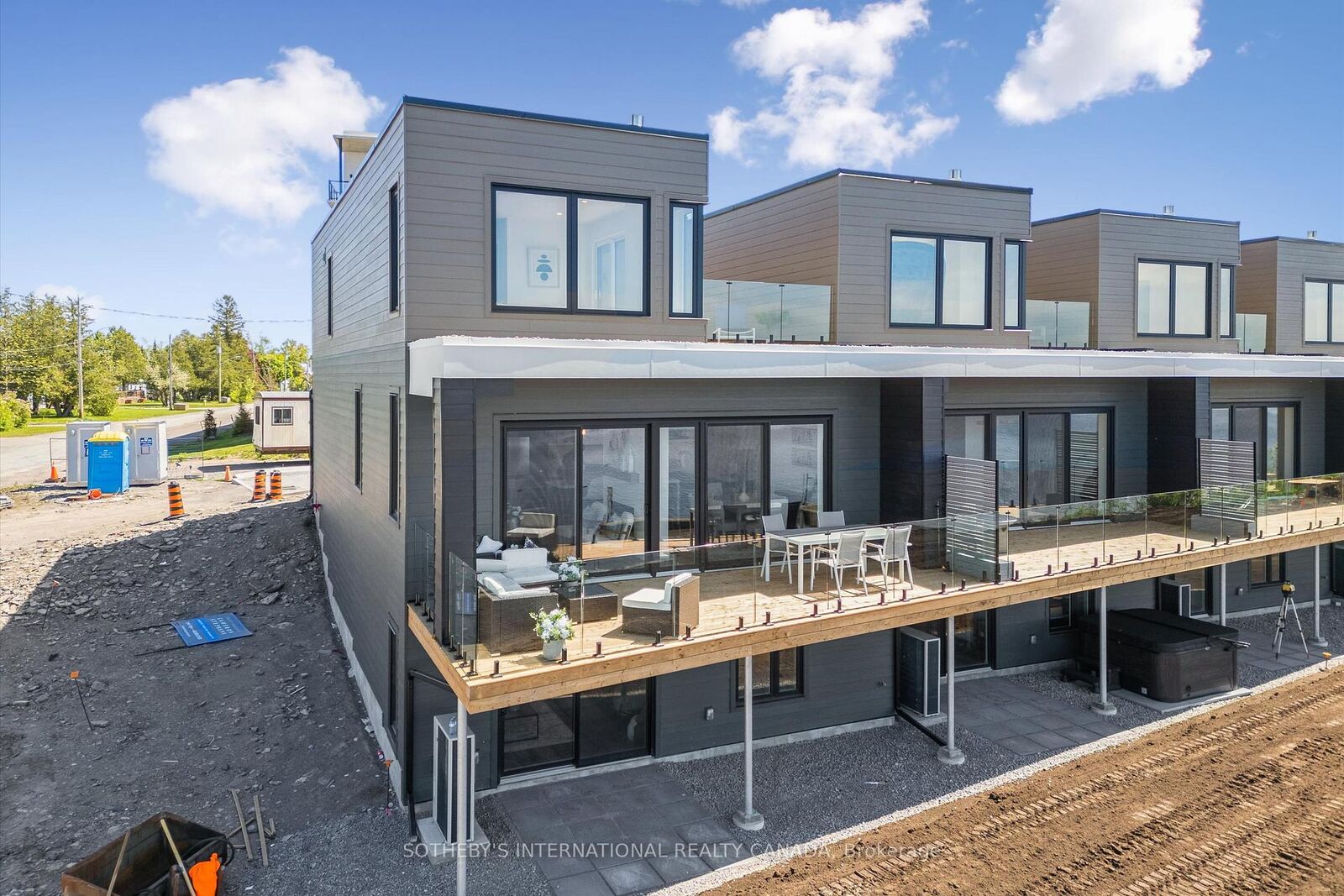 Property Photo:  19B West St N Street 17  ON K0M 1N0