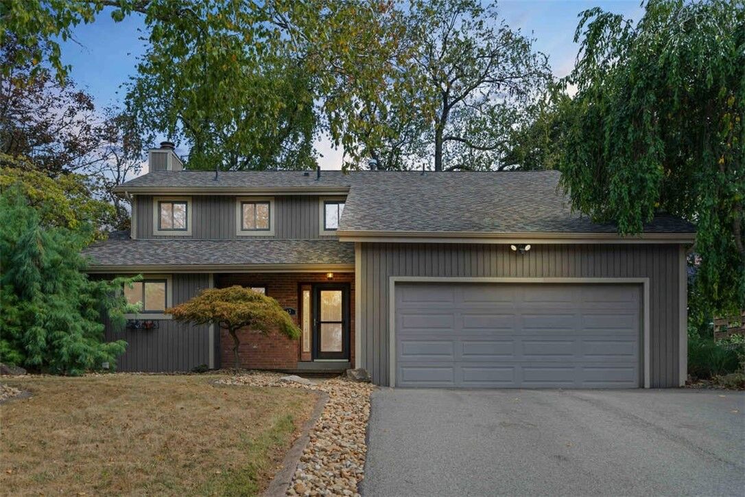 Property Photo:  17 Cambria Point  PA 15209 