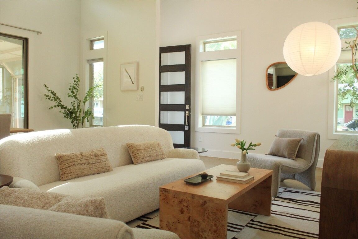 Property Photo: 936 E 50th Street TX 78751