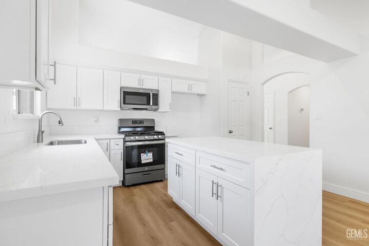 Property Photo:  5603 Pine Canyon Drive  CA 93313 