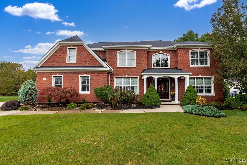 Property Photo:  81 Hidden Oaks Court  NY 14072