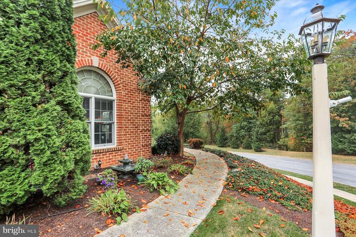 Property Photo:  4528 Laurelwood Drive  PA 17110 