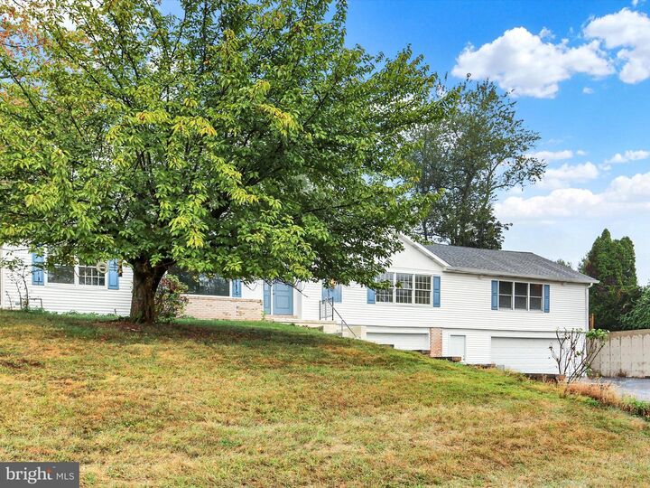 Property Photo:  317 Hillcrest Drive  PA 17070 