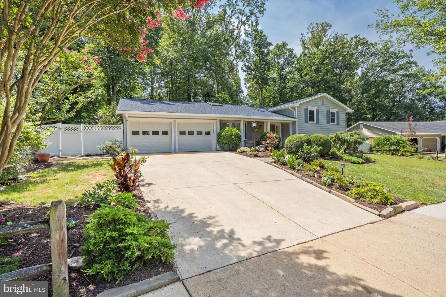 Property Photo: 2615 E Meredith Drive VA 22181