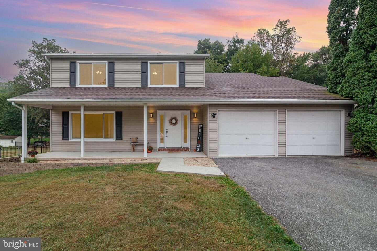 Property Photo:  402 Ethan Allen Drive  PA 17070 