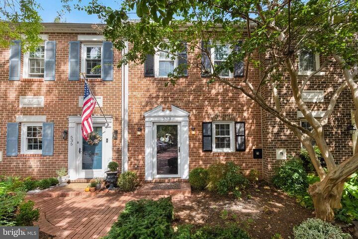 Property Photo:  533 Tobacco Quay  VA 22314 