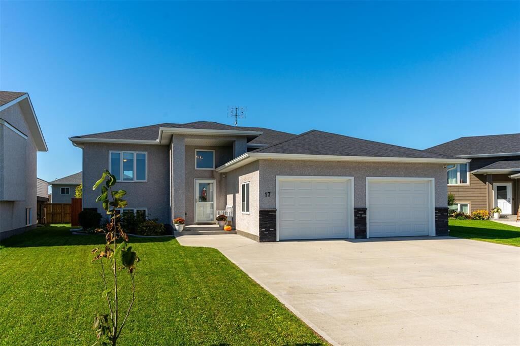 Property Photo:  17 Rockridge Crescent  MB R0A 0C1 