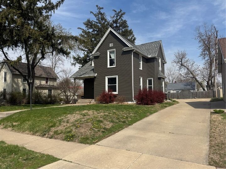 943 18th Street  Marion IA 52302 photo