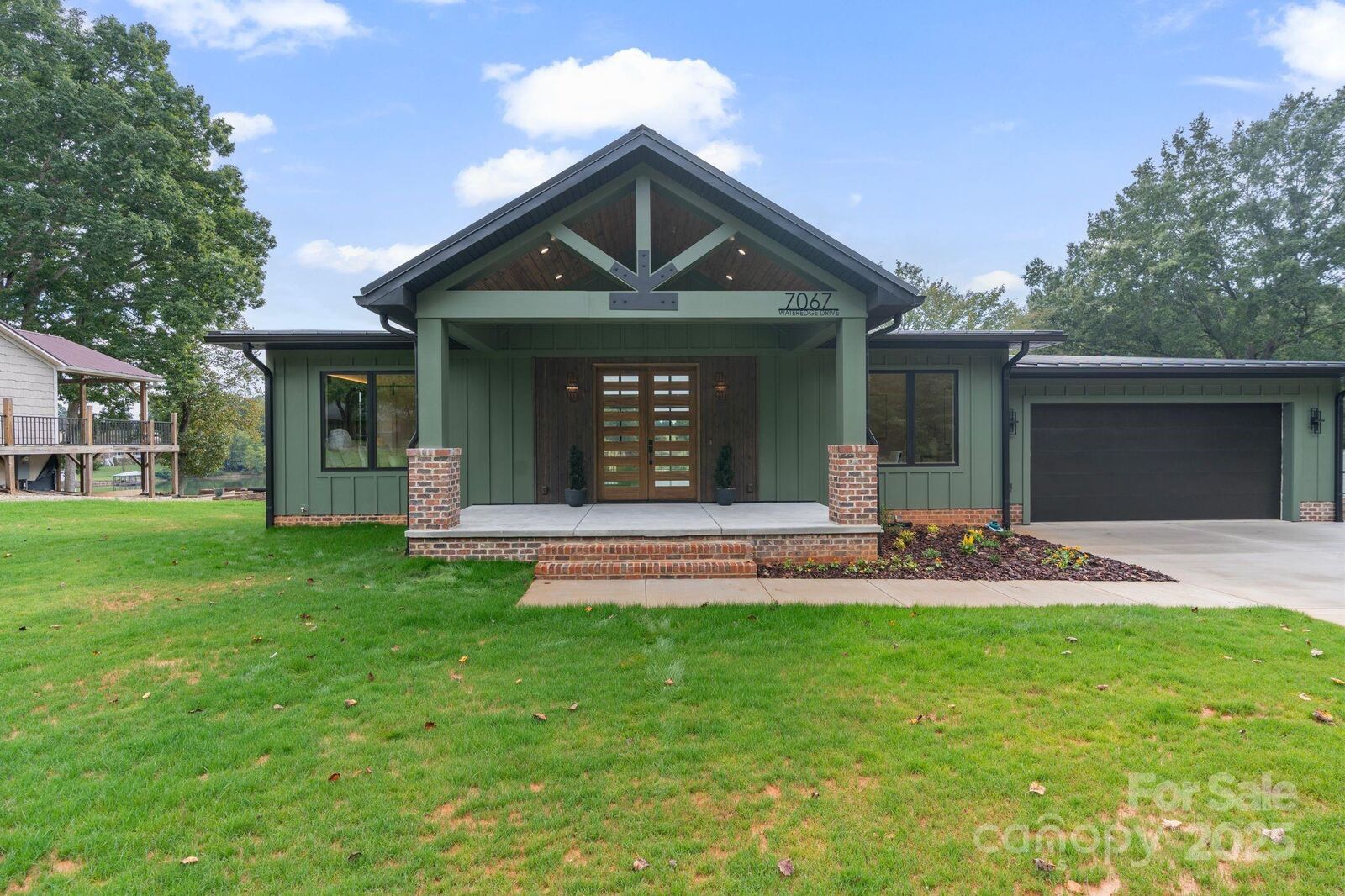 Property Photo: 7067 Wateredge Drive NC 28673