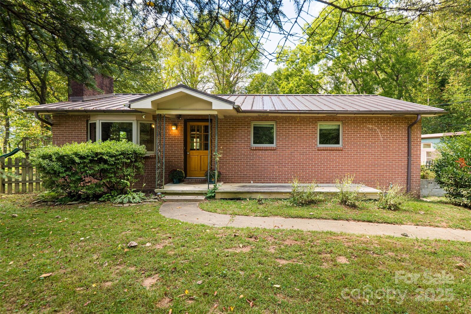 Property Photo:  40 Governors View Road  NC 28805 