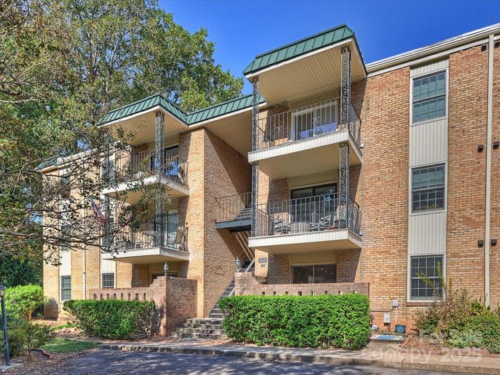 Property Photo:  4747 Hedgemore Drive K  NC 28209 