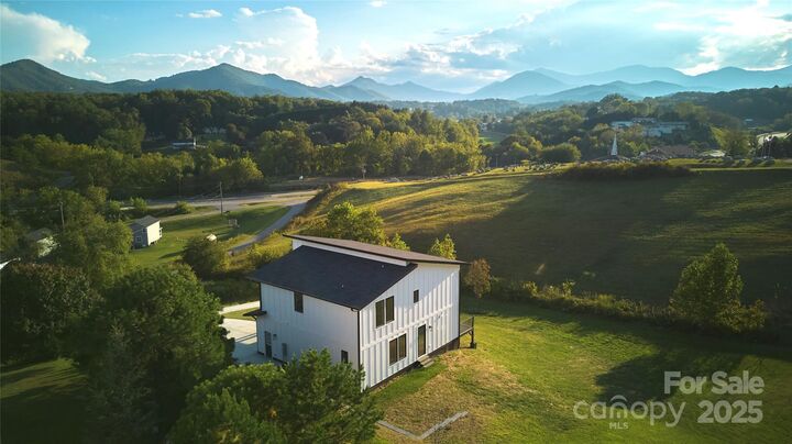 16 Lawson Ridge Road  Leicester NC 28748 photo