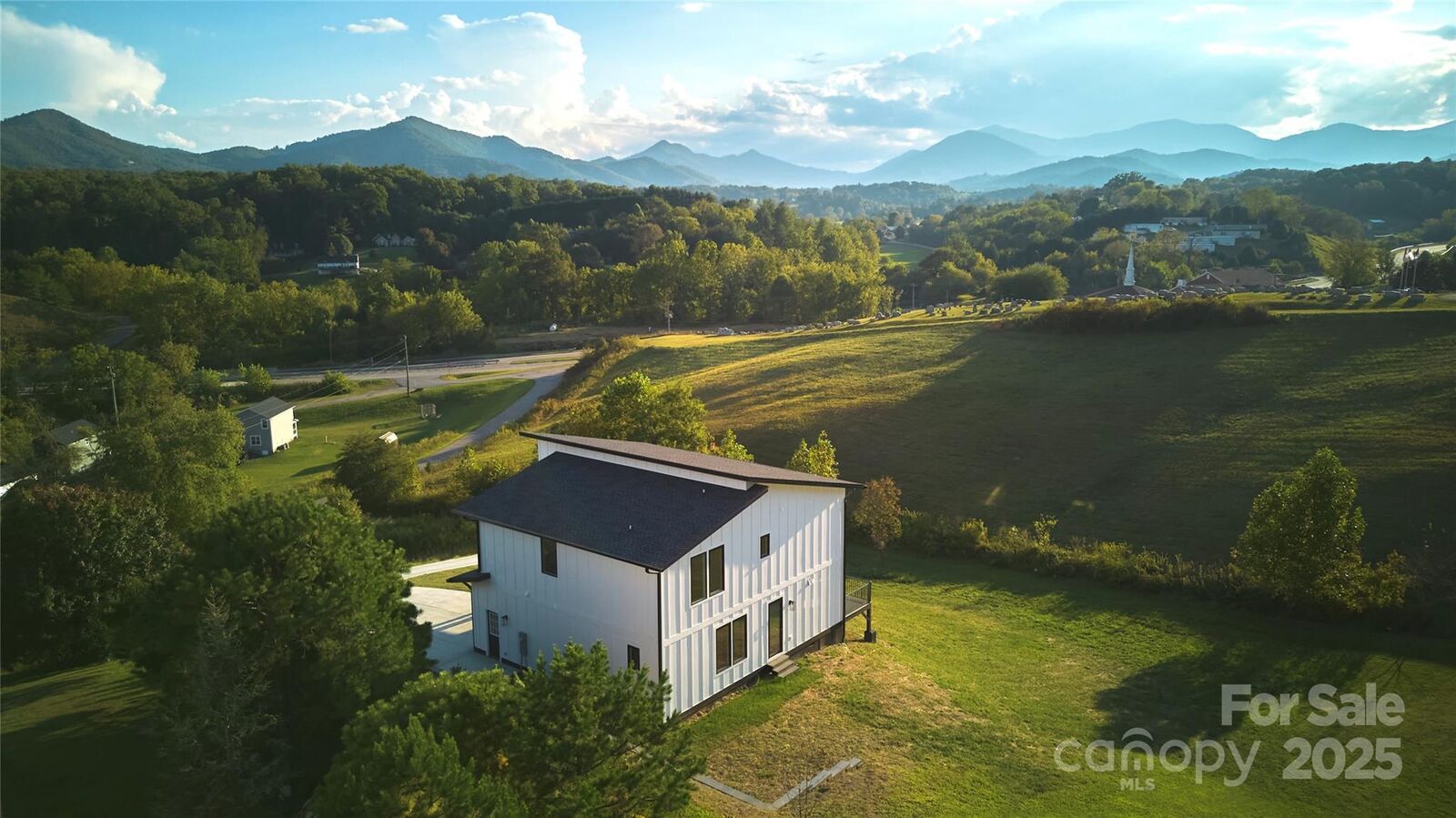Property Photo:  16 Lawson Ridge Road  NC 28748 