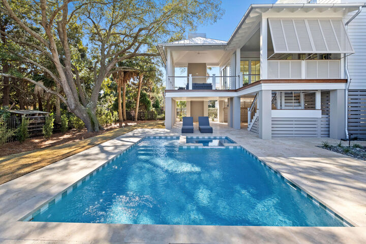 Property Photo: 2923 Middle Street SC 29482