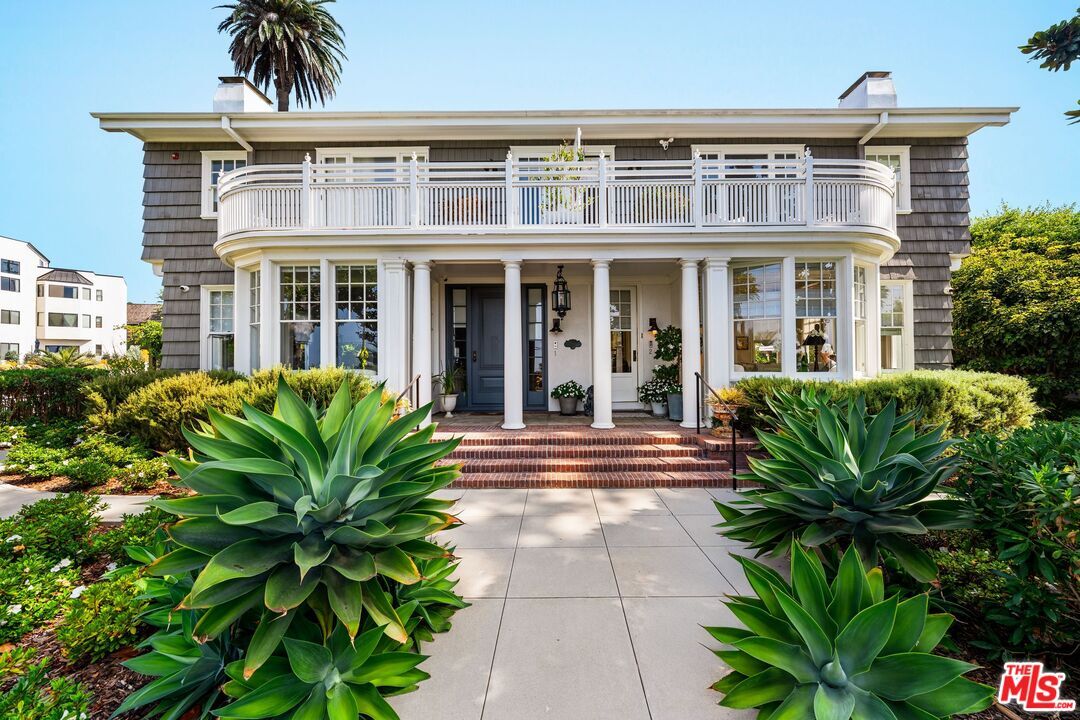 Property Photo:  401 Ocean Ave  CA 90402 