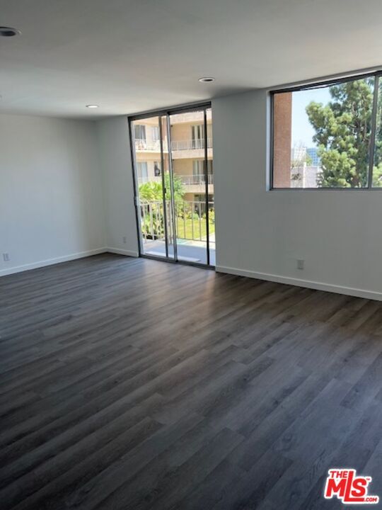 Property Photo: 100 S Doheny Dr CA 90048