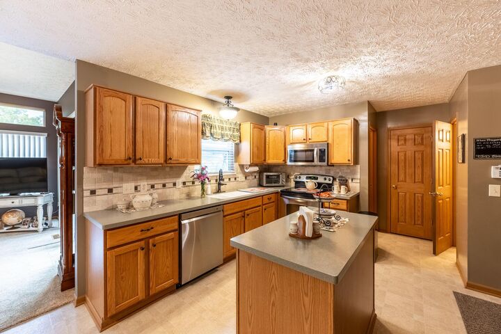 Property Photo:  1631 W Turkey Run Drive  OH 43055 