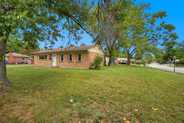 Property Photo:  1634 S James Road  OH 43227 