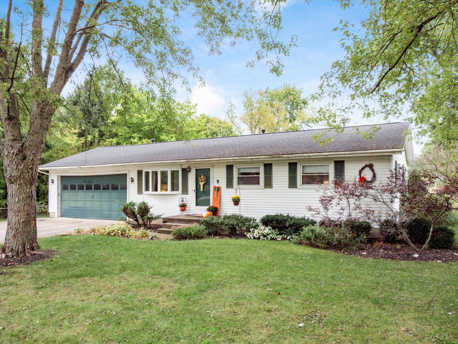 Property Photo:  166 Barkswood Road  OH 43302 