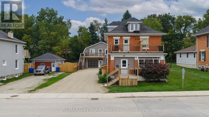 Property Photo:  285 9th Street  ON N4N 1L3 