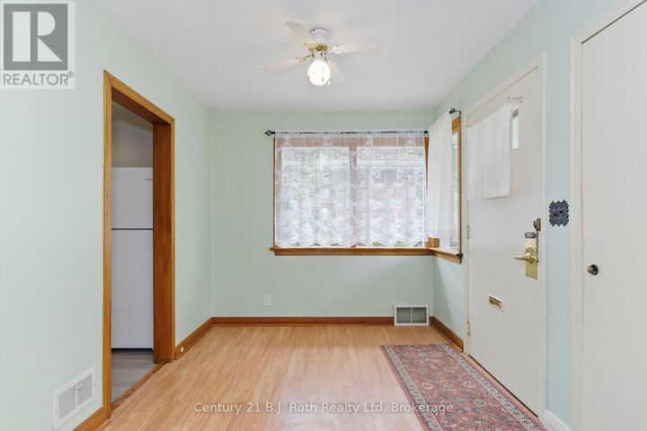 Photo de la propriété:  639 Yonge Street  ON L4R 2E1 