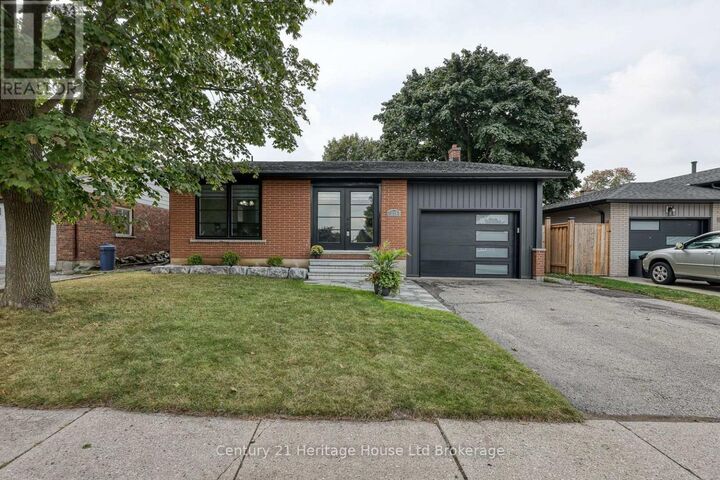 Property Photo:  275 Cartier Drive North  ON N4S 7T9 