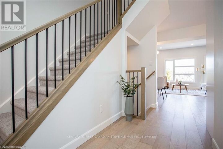 Photo de la propriété:  2700 Buroak Drive 37  ON N6G 5B6 