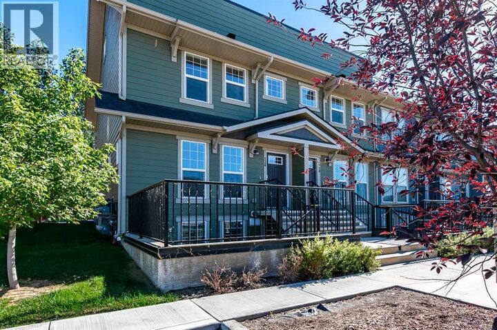 Property Photo:  130 Cranbrook Square Southeast  AB T3M 3E3 