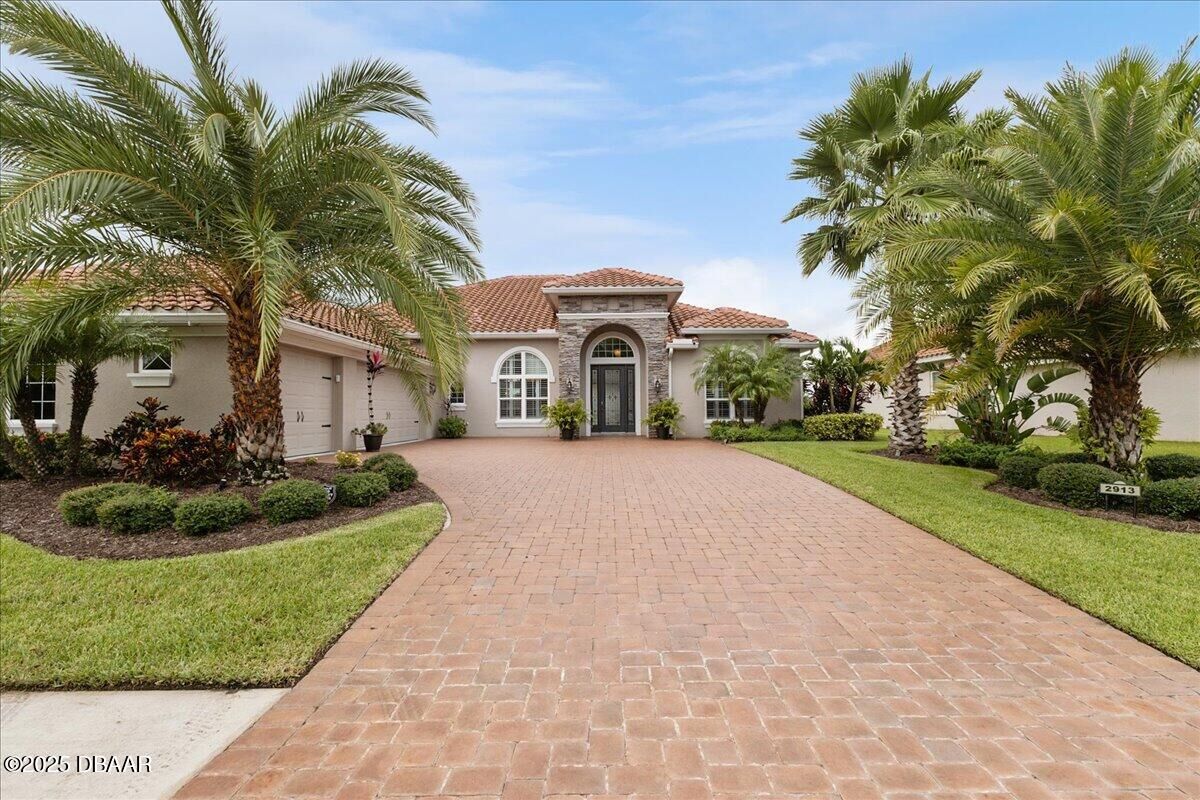 Property Photo:  2913 N Asciano Court  FL 32168 