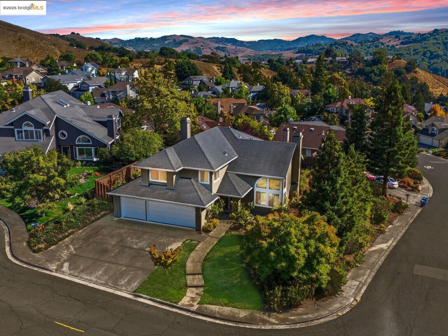 Property Photo:  2700 Carmen Ct  CA 94564 