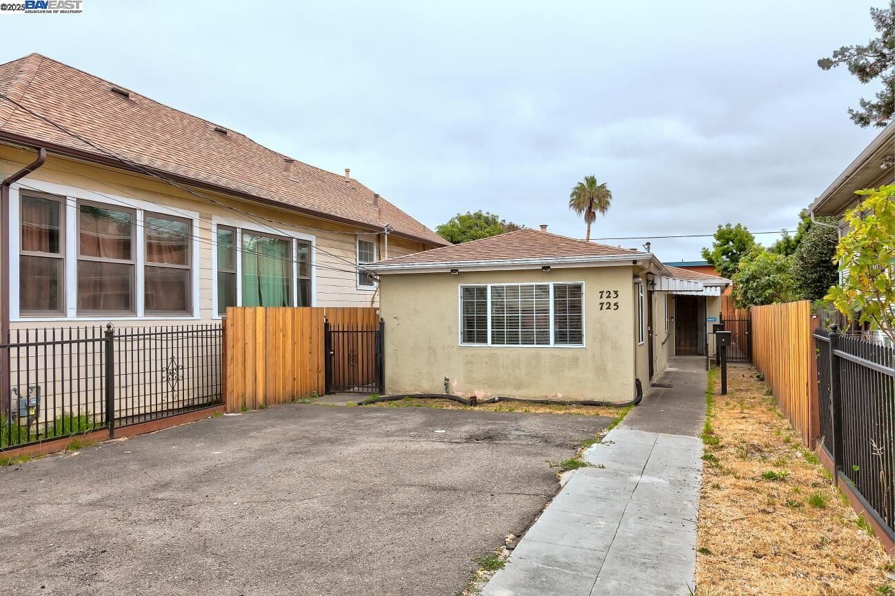 Property Photo: 723 Apgar St CA 94609
