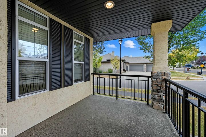 Photo de la propriété:  976 Hollingsworth Bend NW  AB T6R 3G7