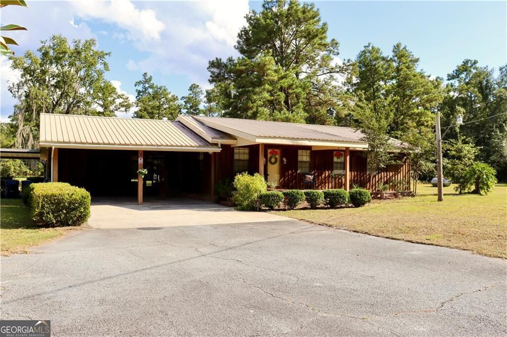 Property Photo:  220 Arthur Knowles Road  GA 31537 