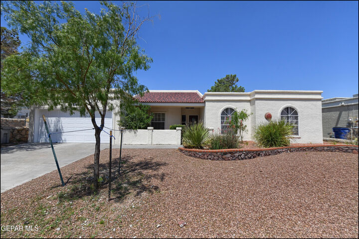 Property Photo: 829 Dulce Tierra Drive TX 79912