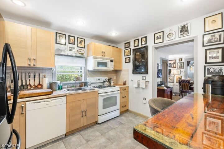 Property Photo:  125 Lafayette Pl  NJ 07060 