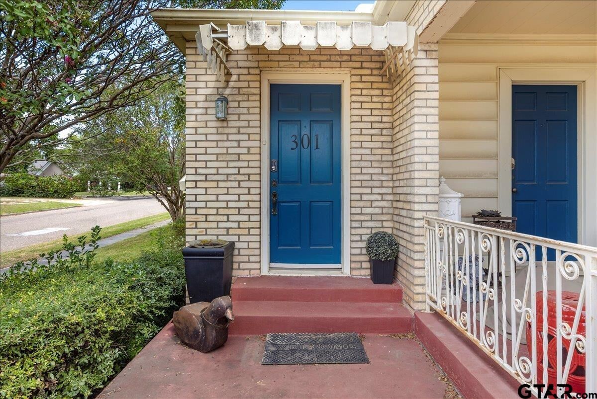 Property Photo:  301 E Blair  TX 75773 