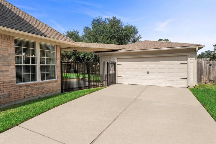 Property Photo: 14914 Codys Run TX 77429