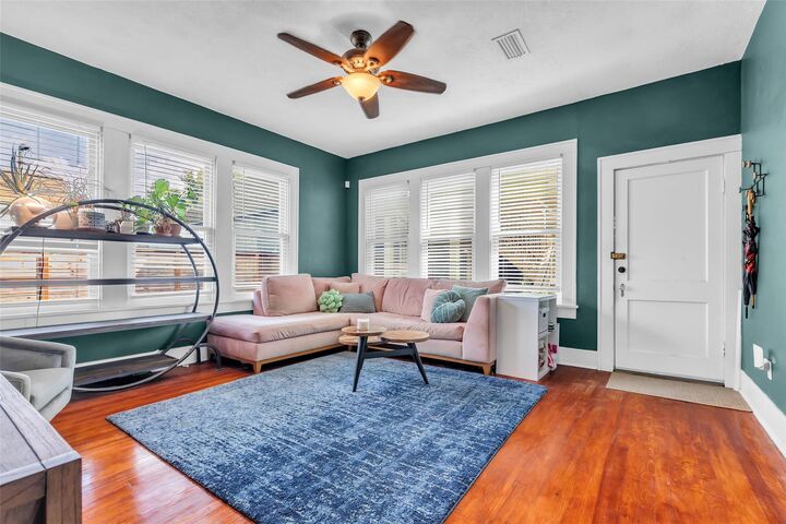 2519 White Oak Drive  Houston TX 77009 photo