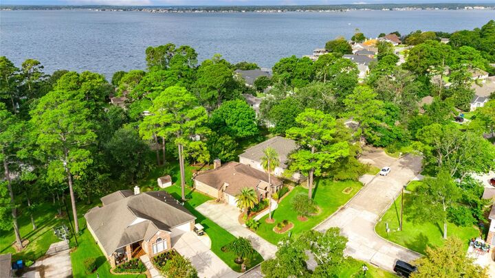 Property Photo: 12177 Arcturus Drive TX 77318